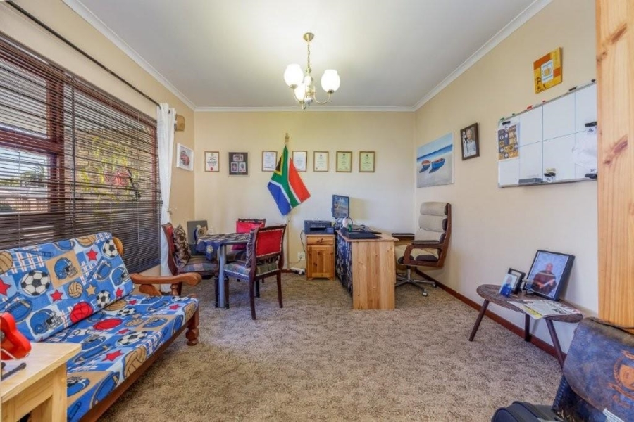 4 Bedroom Property for Sale in Soneike Western Cape